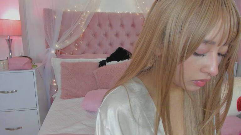 AlexandraWinterr's Streamate show and profile