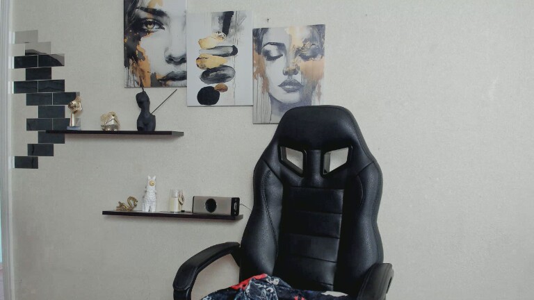 GlamNova's Streamate show and profile