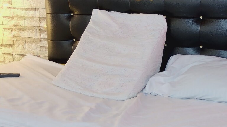 IssabellaTayllor18's Streamate show and profile