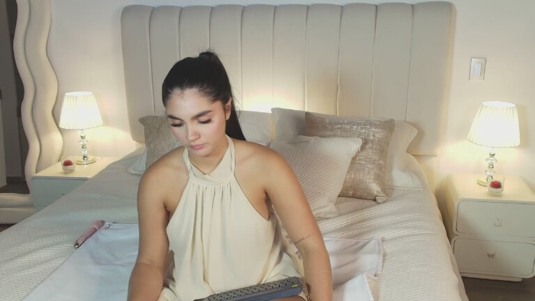 SamiLewis's Streamate show and profile