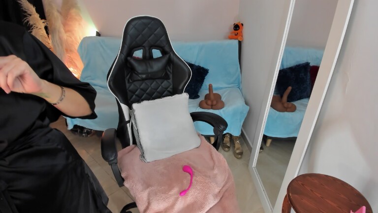 NatalieSaenz29's Streamate show and profile