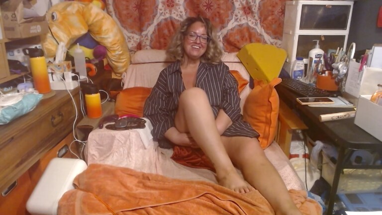 ClaudiaMidwestWife's Streamate show and profile