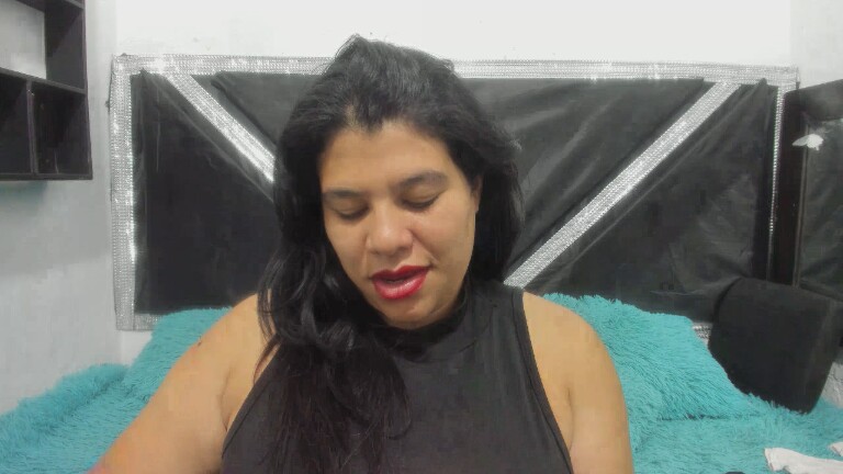 ALMAWHITHE's Streamate show and profile