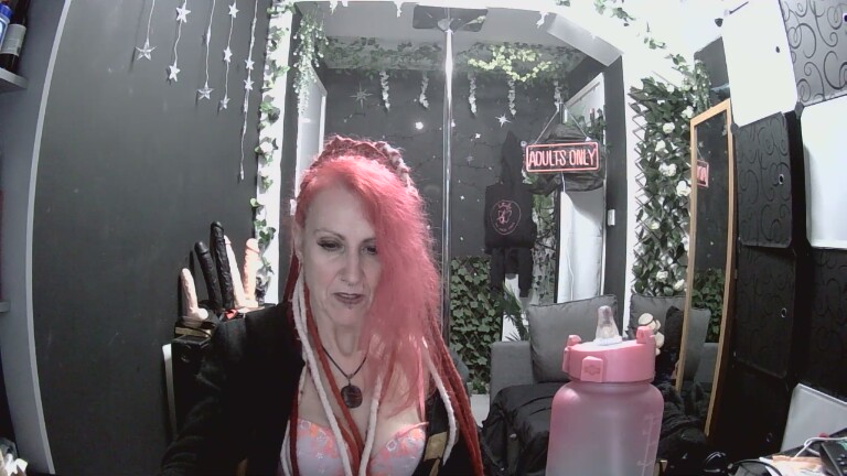 SkySparks's Streamate show and profile