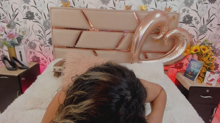 CloeesSuarez's Streamate show and profile