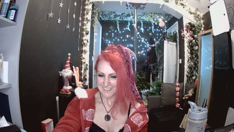 SkySparks's Streamate show and profile