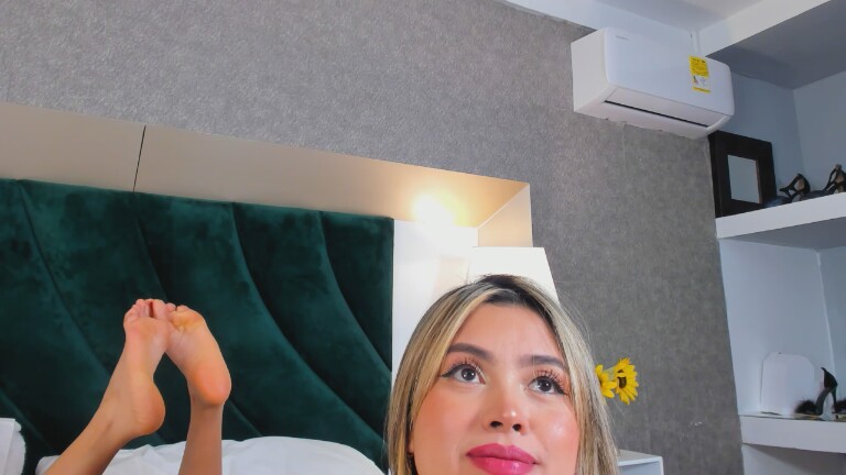 AlexandraLopez's Streamate show and profile