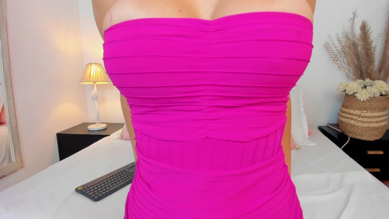 CarlaHoll's Streamate show and profile