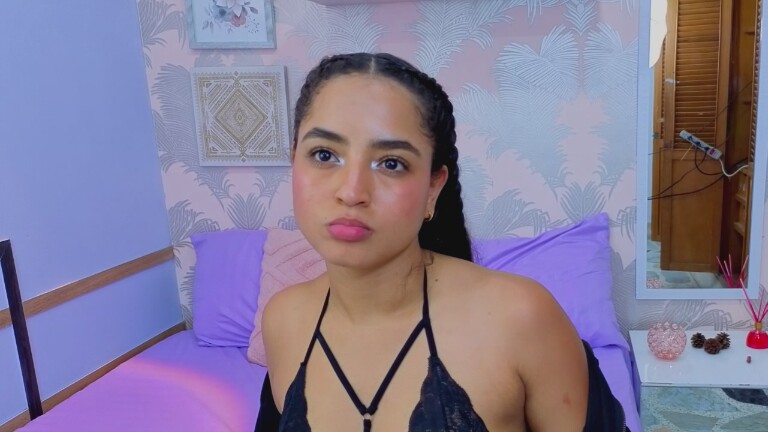 Emmaa_Thompsoon's Streamate show and profile