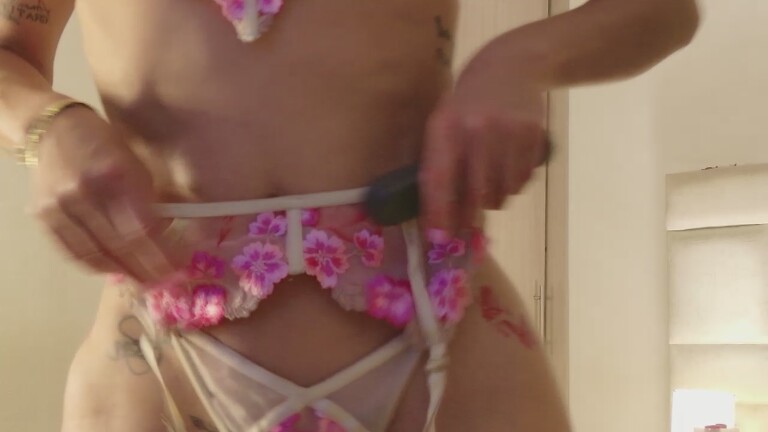 LanaGrey18's Streamate show and profile