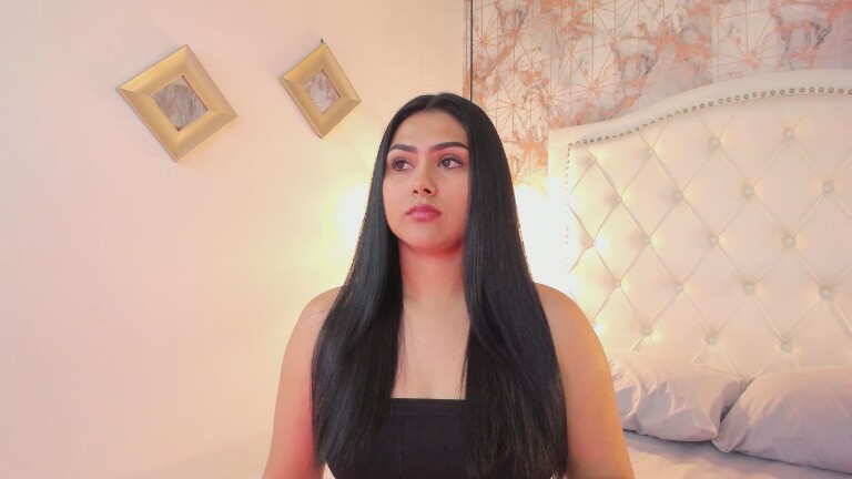 SaharaLyn's Streamate show and profile