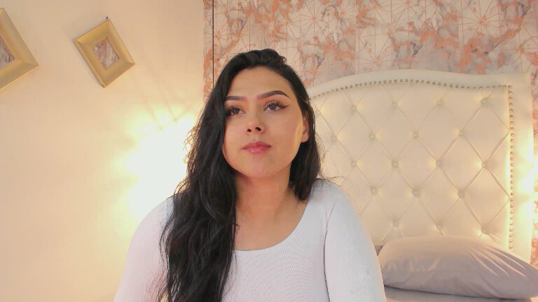 SaharaLyn's Streamate show and profile