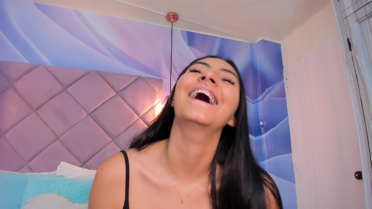 ViolletaRosse's Streamate show and profile