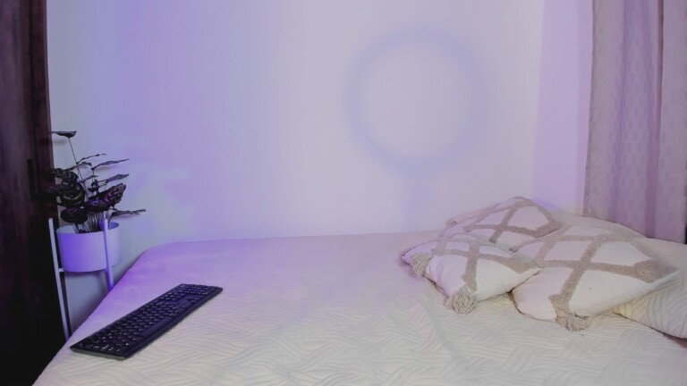 Isalopezz's Streamate show and profile