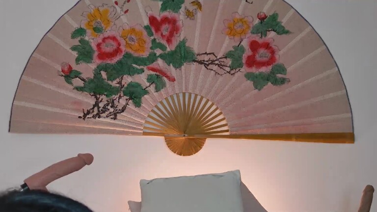 SweetSara33's Streamate show and profile