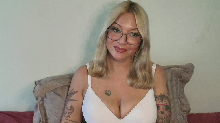 Cat_xx's Streamate show and profile