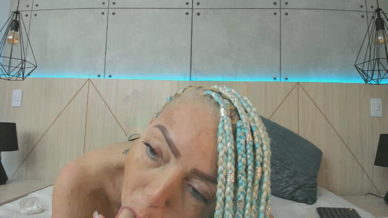 MadisonBecker's Streamate show and profile