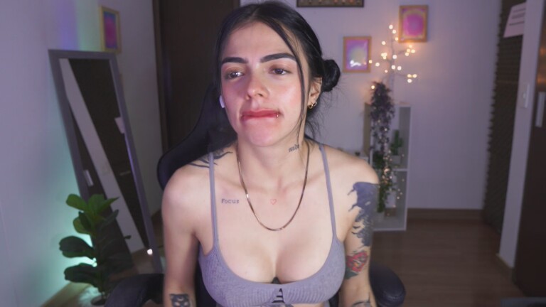 AlissonnovaXX's Streamate show and profile