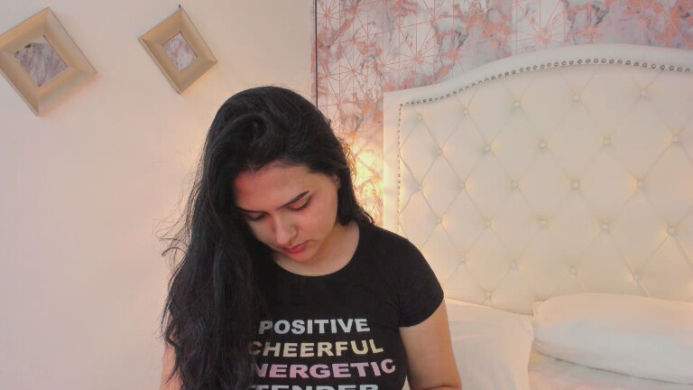 SaharaLyn's Streamate show and profile