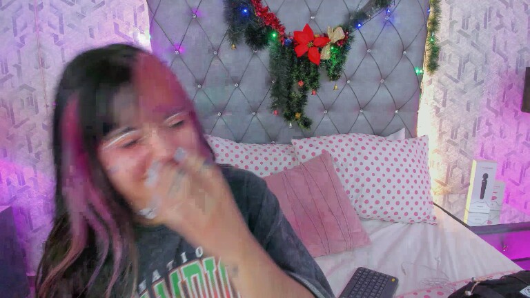 MaddieWaves's Streamate show and profile