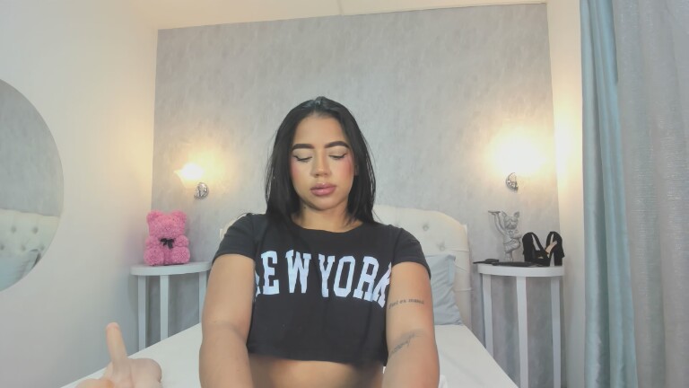 EmmilyMartinez's Streamate show and profile