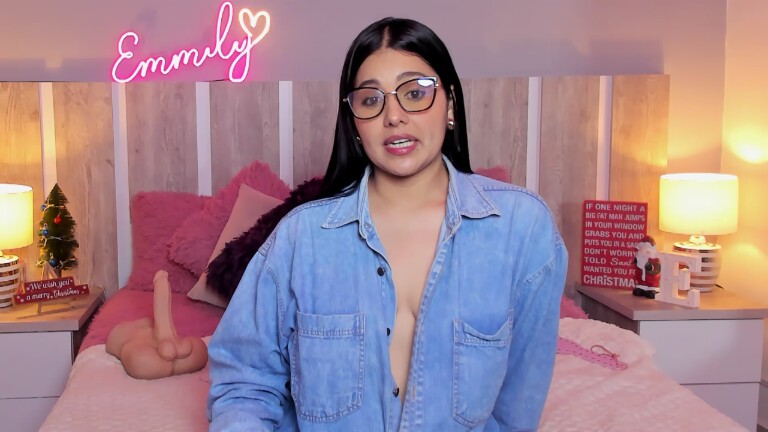 EmmilyKhan's Streamate show and profile