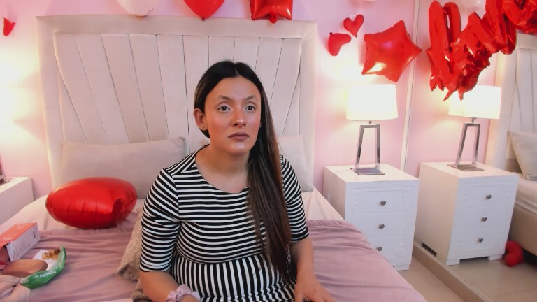 CynthiaMore's Streamate show and profile