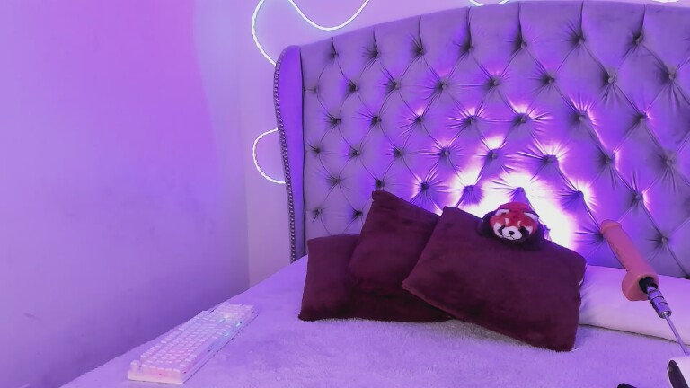 SummerLuna's Streamate show and profile