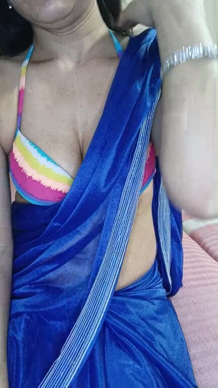 HotAnika's Streamate show and profile