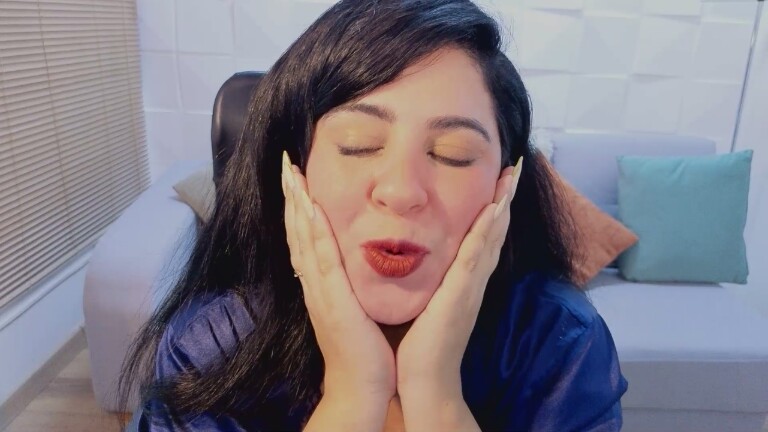 LauraCastaneda's Streamate show and profile