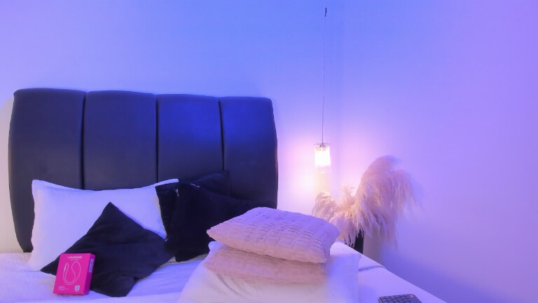 Chloe_Scoot's Streamate show and profile