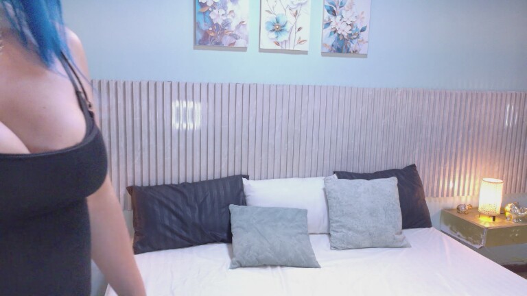 EliFlores's Streamate show and profile