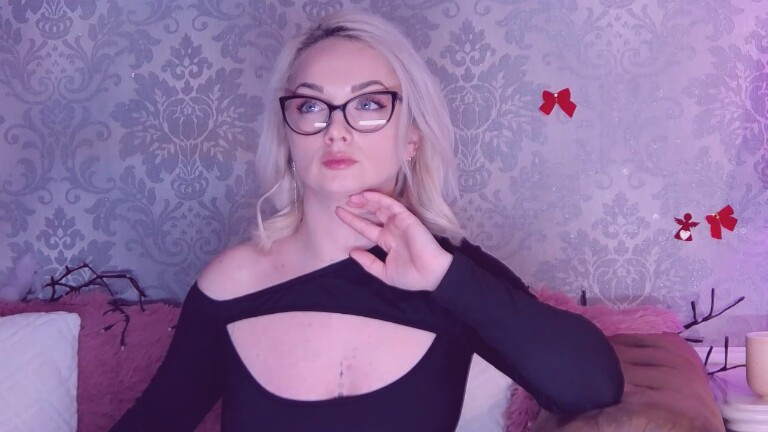 EllianaReese's Streamate show and profile