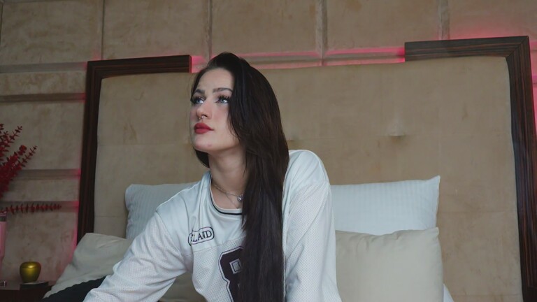 LucyLexton's Streamate show and profile