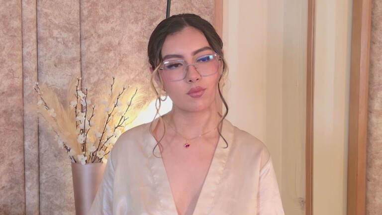 IsaRose's Streamate show and profile