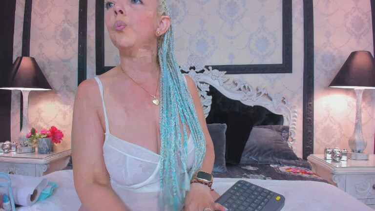 MadisonBecker's Streamate show and profile