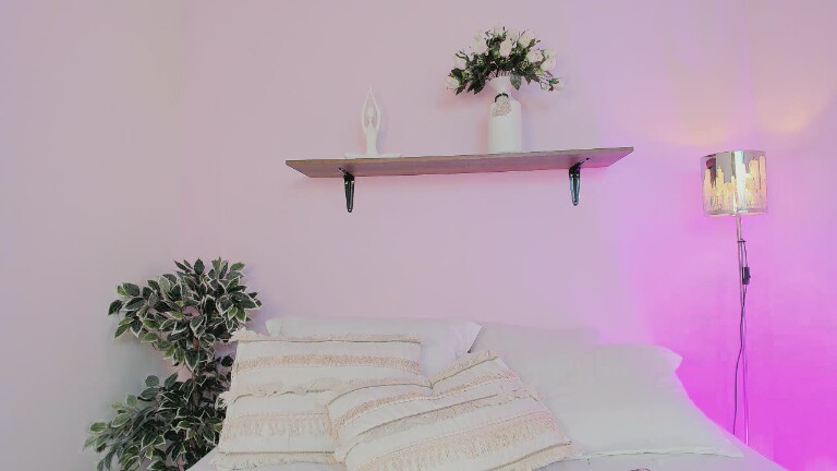 SaraFernandez's Streamate show and profile