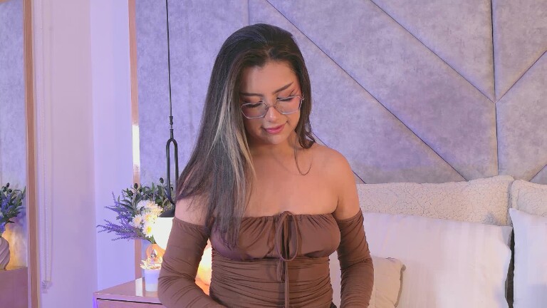 IsaRose's Streamate show and profile