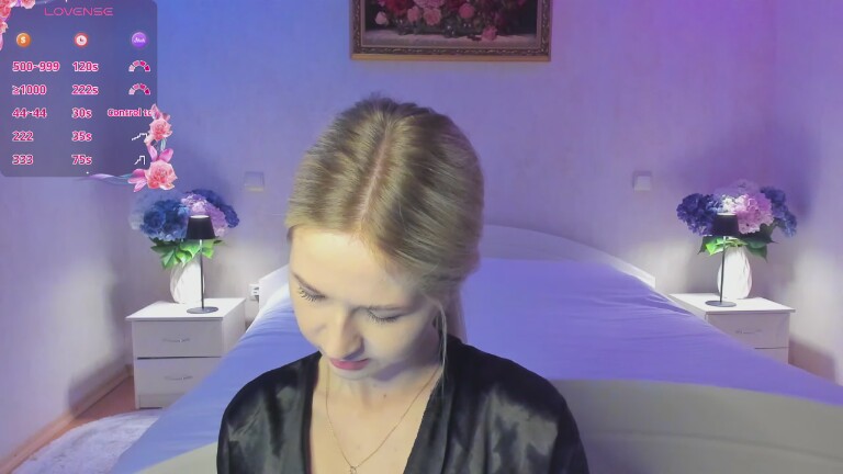 Julie_Blaze's Streamate show and profile