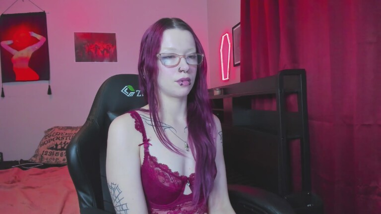 NikkiVill's Streamate show and profile