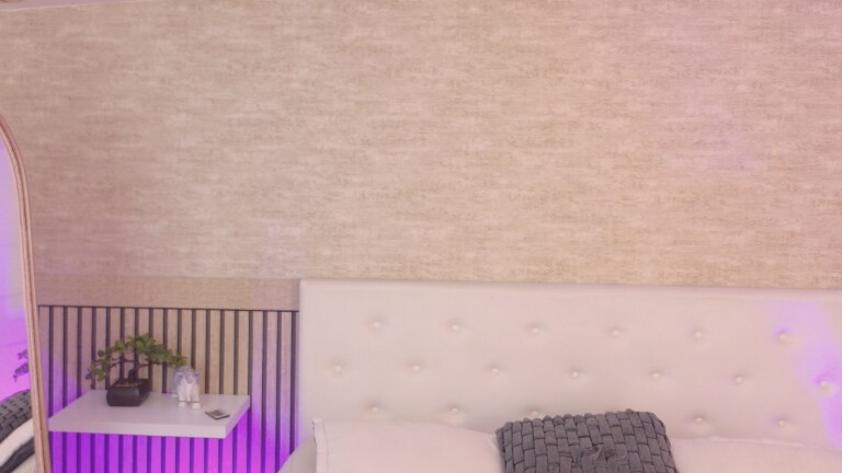 Camilatoscano's Streamate show and profile