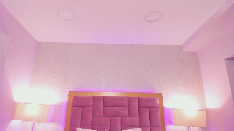 Sophiie_Collins's Streamate show and profile