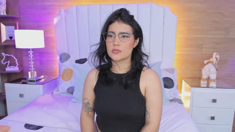 AliceeCarther's Streamate show and profile