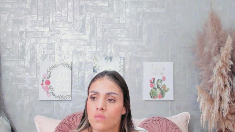 SaraBacker's Streamate show and profile