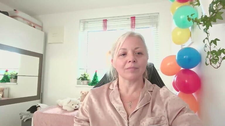 LinsyKim's Streamate show and profile