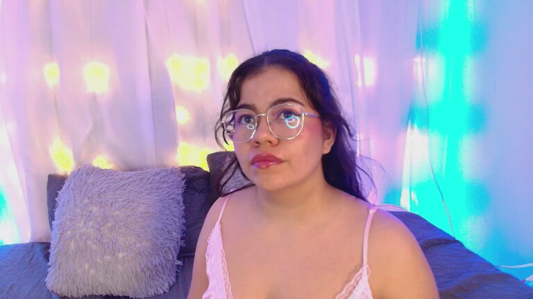 LinaRossie's Streamate show and profile