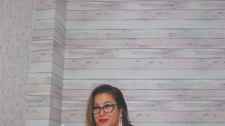 CHRISTYNNx's Streamate show and profile