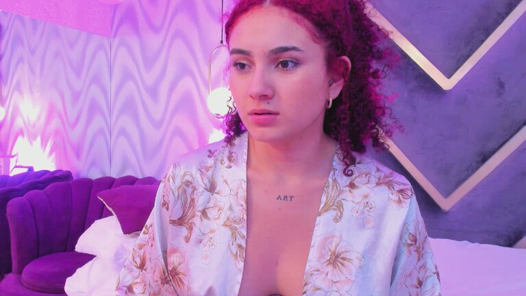 HollyJhonson's Streamate show and profile