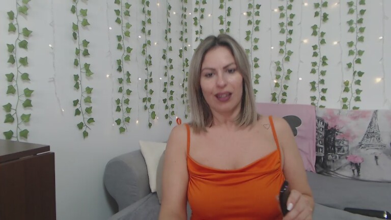 CARMIYNNA's Streamate show and profile