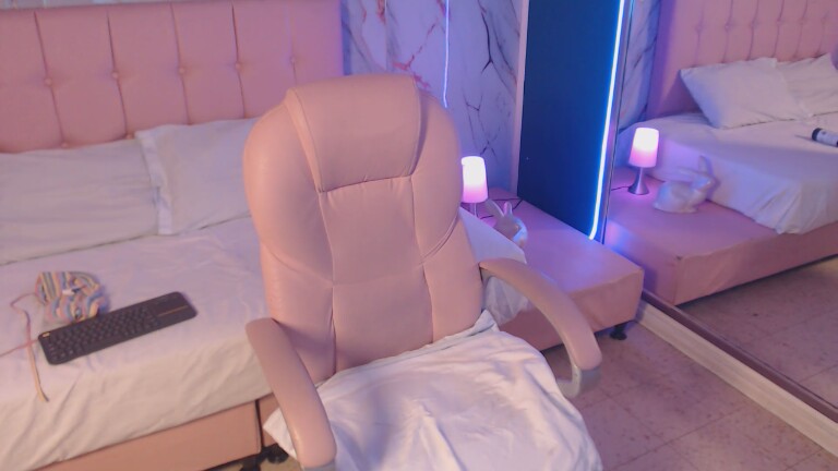 Redkytty's Streamate show and profile